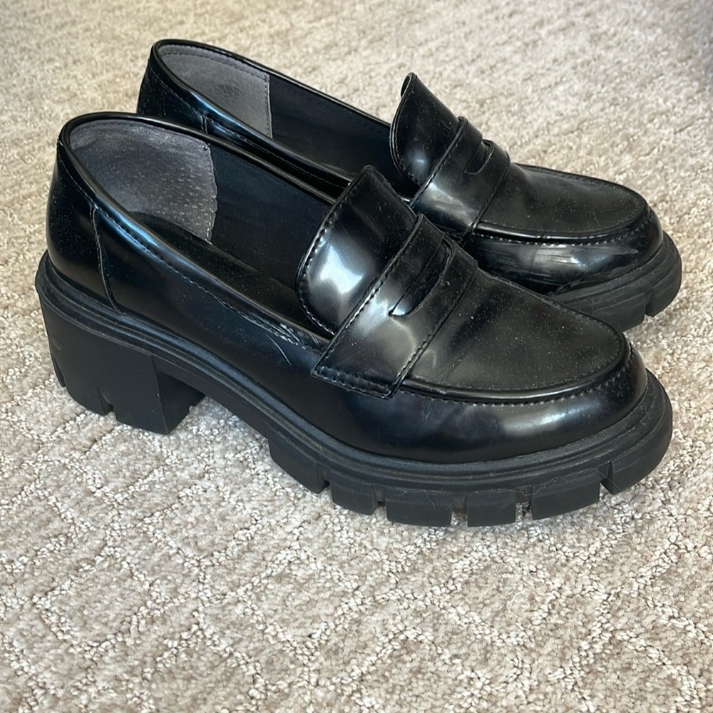 Crown Vintage Lane Loafer Women’s 7
